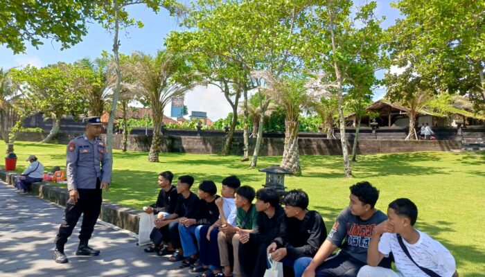 Personil Polsubsektor Tanah Lot Melaksanakan Patroli Dan Penjagaan di DTW Tanah Lot