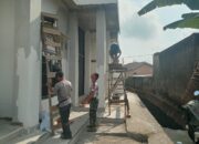 Semangat Gotong Royong Warnai Finishing Mushola Baiturrahman pada Hari Ke-20 TMMD Ke-129