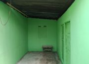 Hari Ke-20 TMMD Ke-129, Satgas Kodim 0418/Palembang Bersihkan Area Rehab Rumah Bapak Karyo