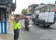 Atasi Kemacetan dan Laka, Polsek Kediri Gelar Personil Untuk Laksanakan Strong Point Siang