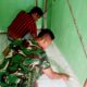 Gotong Royong Satgas TMMD dan Warga Percepat Rehab Rumah Ibu Sriyanti