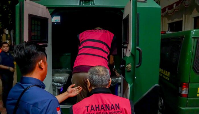 Enam Tersangka Korupsi Tata Kelola Minyak Mentah PETRAL, PES dan ISC Diserahkan ke Penuntut Umum