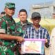 Usai Upacara Penutupan, Satgas TMMD ke-129 Salurkan Bantuan kepada Warga Talang Jambi