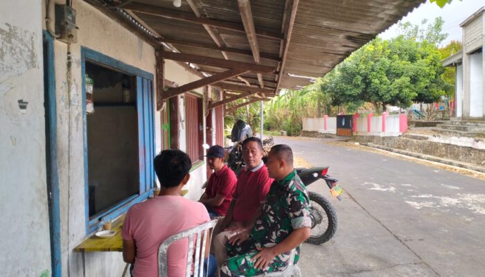 Jaga Kondusivitas Wilayah, Serka Imam Sungep Gelar Komsos Kamtibmas Bersama Warga Kedungbanteng