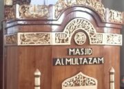 Khutbah Jum’at Ustadz Drs. Hendri Abi Baroroh, M.Si: Orang Bertakwa Akan Terus Merasa Diawasi Allah SWT di Mana Pun Berada