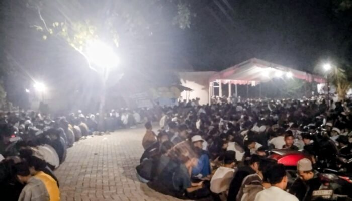 Ribuan Jamaah Hadiri Tahlilan Malam Ke 7 Hari Almarhum KH. Junaidi, Pengasuh Ponpes Darul Ulum Jati Pulo Desa Cakung