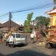 Bhabinkamtibmas Desa Batannyuh Polsek Marga Pengamanan Upacara Ngaben