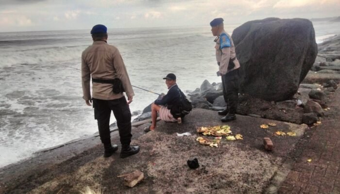 Patroli Pesisir Pantai Masceti, Sat Polairud Polres Gianyar Tingkatkan Kamtibmas Dan Keselamatan Masyarakat