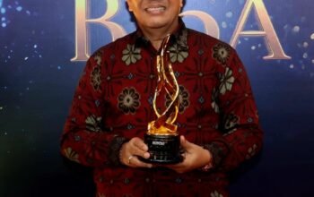 Konsisten Berinovasi Bupati Tabanan Raih Penghargaan Daerah Peduli Ekonomi Kreatif Tingkat Nasional