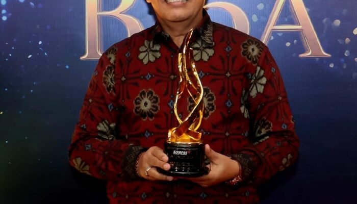 Konsisten Berinovasi Bupati Tabanan Raih Penghargaan Daerah Peduli Ekonomi Kreatif Tingkat Nasional