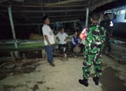Jaga Keamanan Malam Hari, Babinsa Sungsang Patroli Bersama Warga