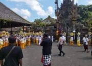 Khidmat Nyenuk di Penglipuran, Bhabinkamtibmas Kubu Hadir Bukan Sekadar Menjaga, Tapi Mengayomi