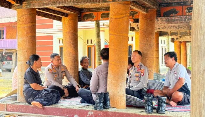 Kapolres Toraja Utara Sambangi Rumah Duka Almarhum Aris Sanda, Korban Penembakan di Papua