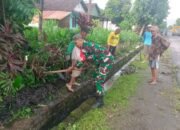 Wujud Kepedulian Lingkungan, Babinsa Koramil Udanawu Bersama Warga Gelar Karya Bakti Saluran Irigasi