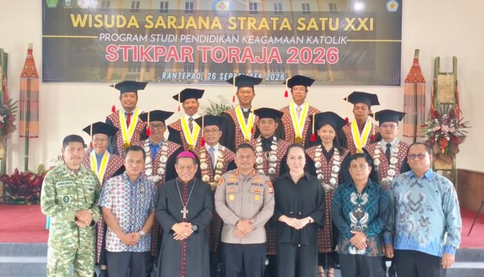 Kapolres Toraja Utara Hadiri Wisuda STIKPAR, Wujud Dukungan untuk Generasi Muda Berkarakter