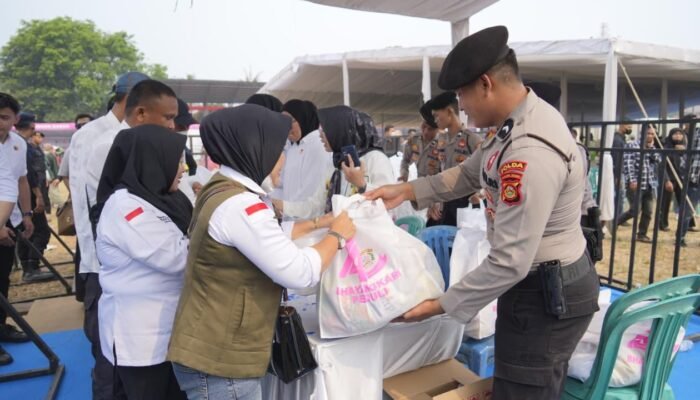 Perkuat Kepedulian Sosial, Bhayangkari Sumsel Salurkan Ribuan Sembako dan Layanan Kesehatan