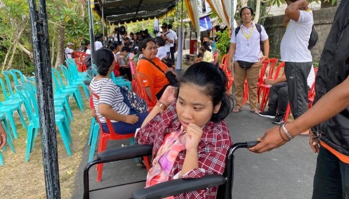 Dua Kursi Roda Ribuan Harapan Aksi Nyata Yayasan Bunga Bali di Peringatan Hari Cerebral Palsy Sedunia