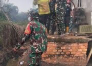 Satgas Karhutla Kodim 0418/Palembang Berjibaku Padamkan Api di Perbatasan Banyuasin-Talang Jambe
