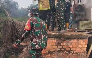 Satgas Karhutla Kodim 0418/Palembang Berjibaku Padamkan Api di Perbatasan Banyuasin-Talang Jambe