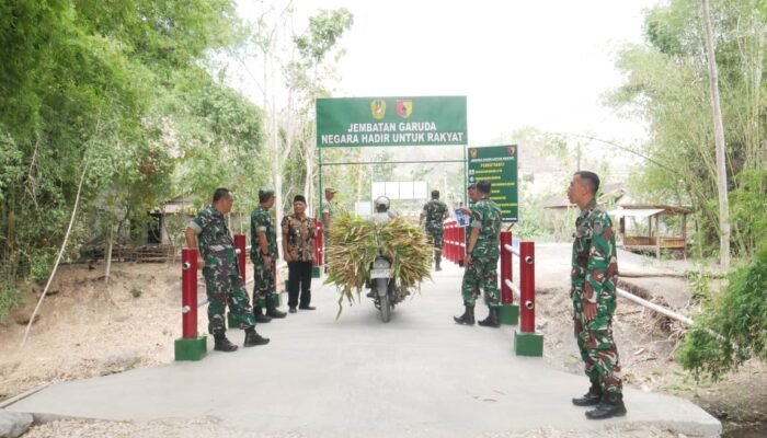 Tim Wasrik Itdam V/Brawijaya Tinjau Proyek Pembangunan Jembatan Di Wilayah Kodim 0808/Blitar