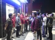 KEJATI KALTARA TAHAN DUA ORANG TERSANGKA TINDAK PIDANA KORUPSI PEMBERIAN KREDIT PT. BRI AGRONIAGA KEPADA PT. SSP