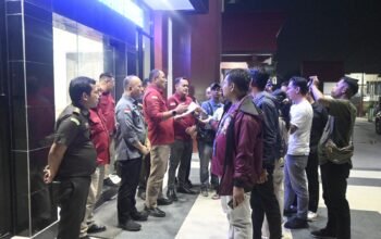 KEJATI KALTARA TAHAN DUA ORANG TERSANGKA TINDAK PIDANA KORUPSI PEMBERIAN KREDIT PT. BRI AGRONIAGA KEPADA PT. SSP