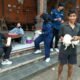 Cegah Rabies, Babinsa Meliling Kawal Vaksinasi 141 Hewan Peliharaan Warga 