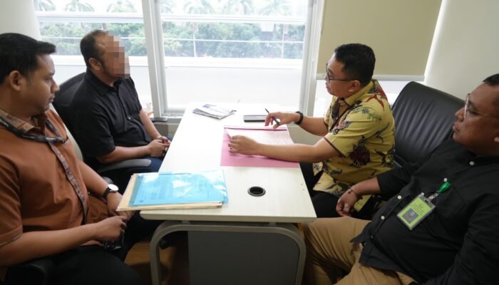 Penyerahan Tersangka dan Barang Bukti  Tahap II Perkara Koneksitas Pengadaan Motor Listrik di BGN