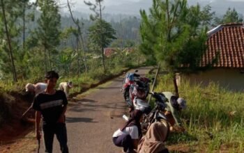 Warga Kampung Tugu Desa Cilangari Gotong Royong Bersihkan Lingkungan, Cegah Banjir dan Longsor