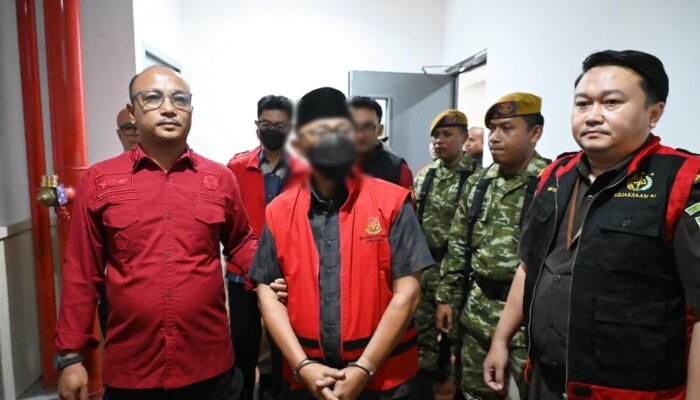 Kejati Jabar Tahan Ketua DPRD dan Plt. Sekwan Indramayu dalam Kasus Dugaan Korupsi Tunjangan Rp18,79 Miliar
