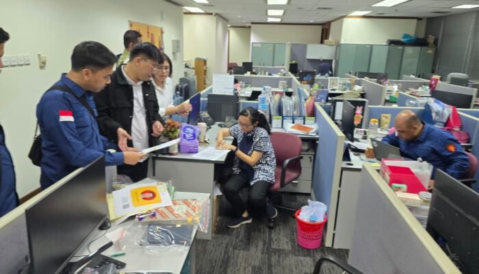 Tim Penyidik Geledah Kantor PT IPPS Dalam Lanjutan Penyidikan Perkara Transfer Pricing PT TPL 
