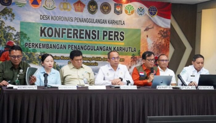 Pemerintah Perkuat Penanganan Karhutla, Fokus pada Pemadaman, Kesehatan Masyarakat, dan Penegakan Hukum